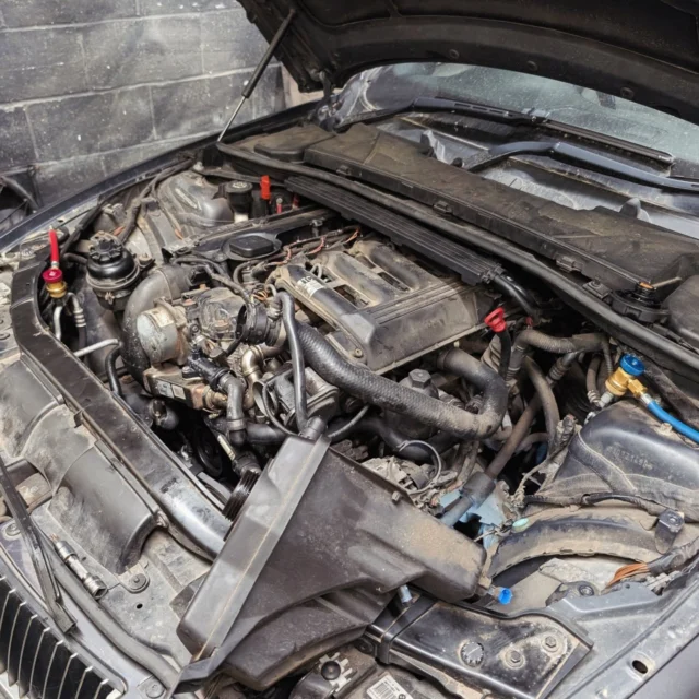 It's been a tough time at Hack Engineering lately - that's right, Project Lemon is broken again! With a leaking radiator, an A/C compressor close to explosion with a collapsed bearing or two, and various other ailments, this car proves itself as the gift that keeps on giving. 
All replaced today as well as a new aux belt tensioner - the Lemon is good to go again 👌
#bmw #e91 #touring #325d #m57 #m57n #meyle #meyleparts #lemon #projectlemon #project #daily #workvan #maintenance #hackengineering